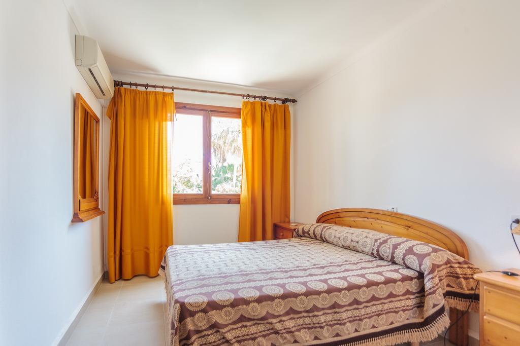 Apartamentos Obrador Colonia de Sant Jordi Room photo